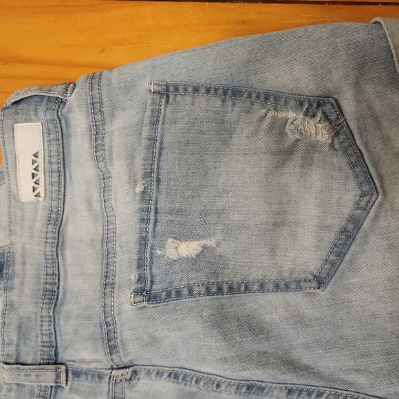 Dollhouse • Denim overall shorts | 11 - Picture 3 of 12